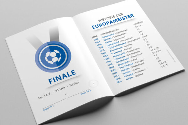 EM Spielplaner 2024 als Broschuere und Kompaktplaner mit dem Spielplan Elegance in blau